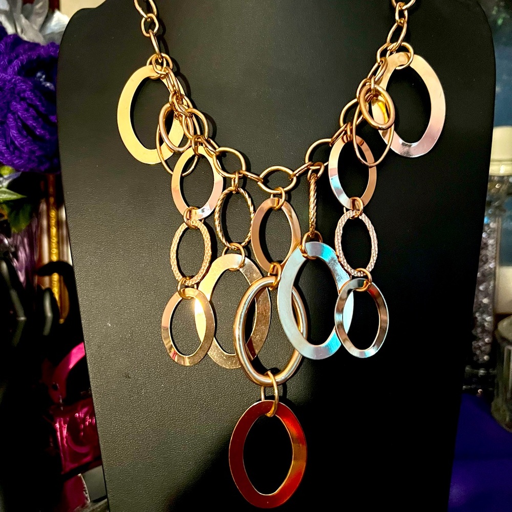 Gold Tone Necklace